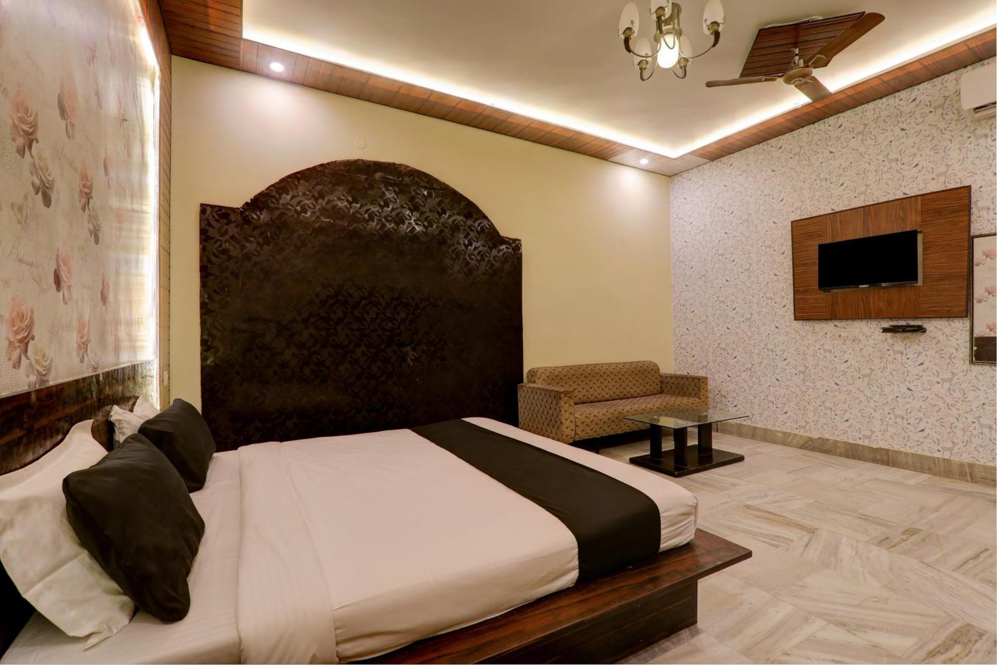 ורנאסי Hotel O Flagship Adbhut Moment Hotel מראה חיצוני תמונה